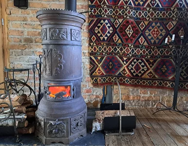 Miniatura: Koza czy kominek? Zimą różnice są...